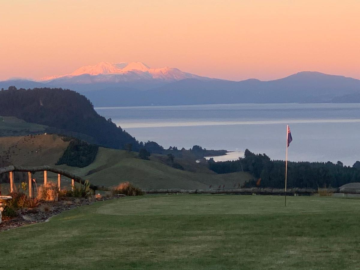Hilltop Whakaipo Estate Taupo Bagian luar foto