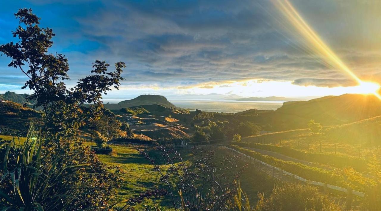 Hilltop Whakaipo Estate Taupo Bagian luar foto